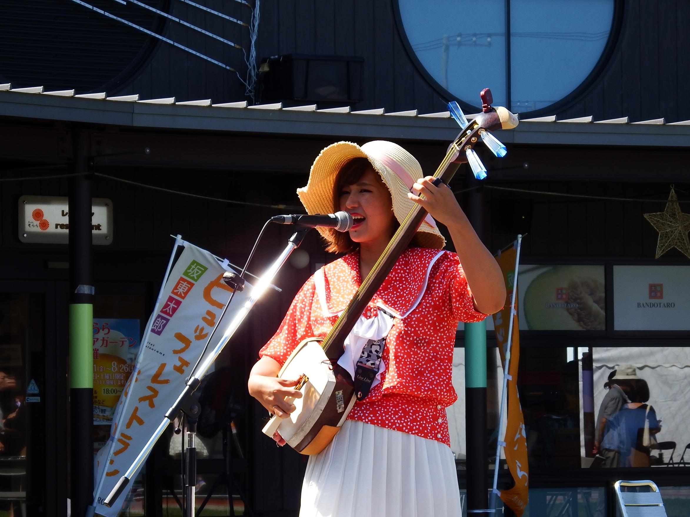 8月13日 日曜日　川嶋志乃舞さんのライブ盛り上がっています♪