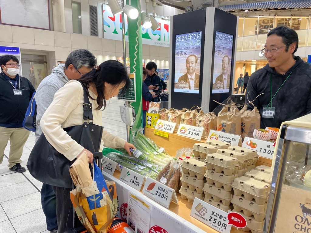 いばキュンマルシェの品川駅での様子