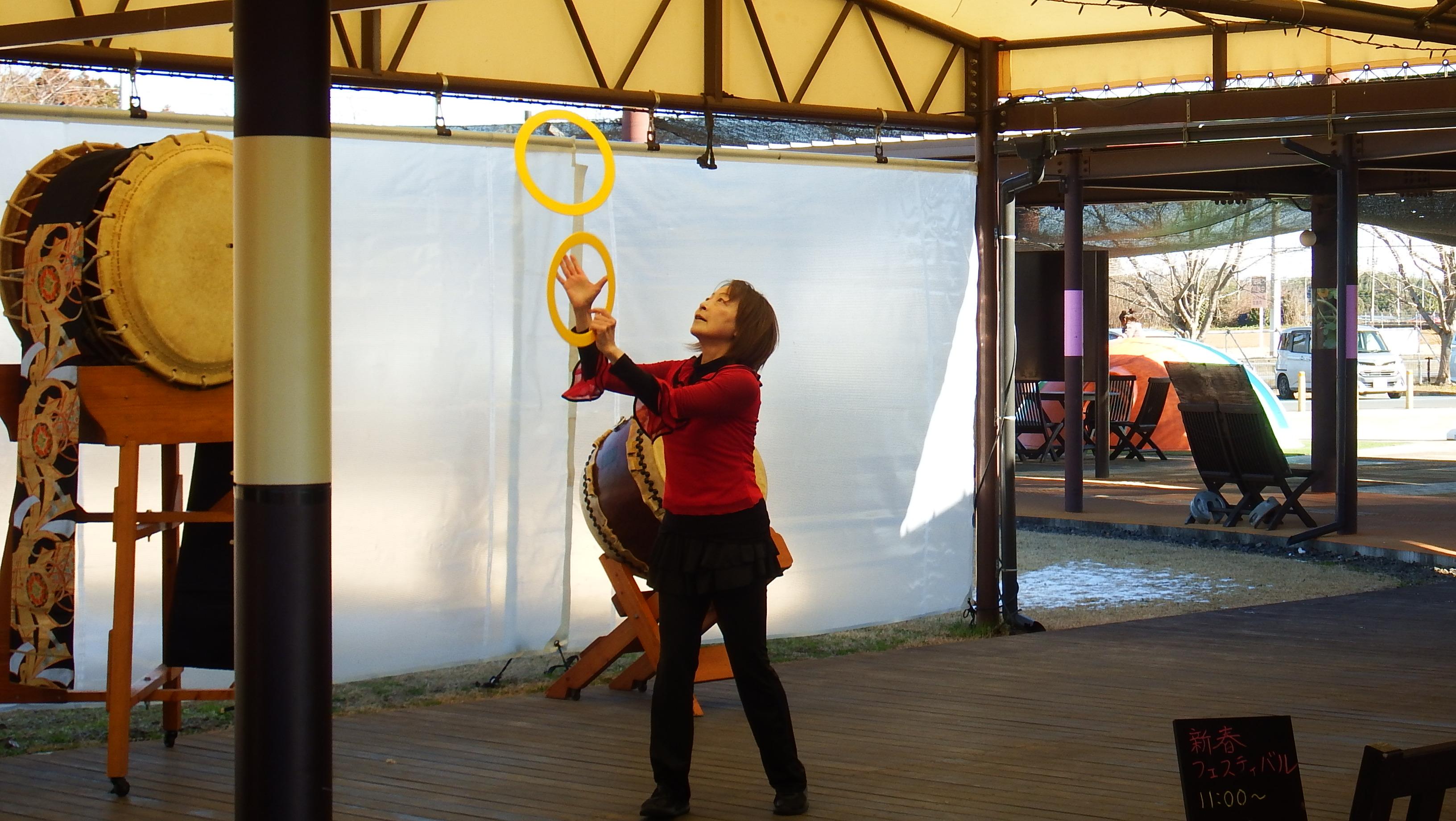 ジャグラー綾写真