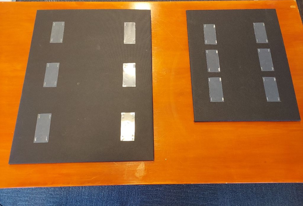 コンクリートパネル左が四つ切り、右が八つ切り