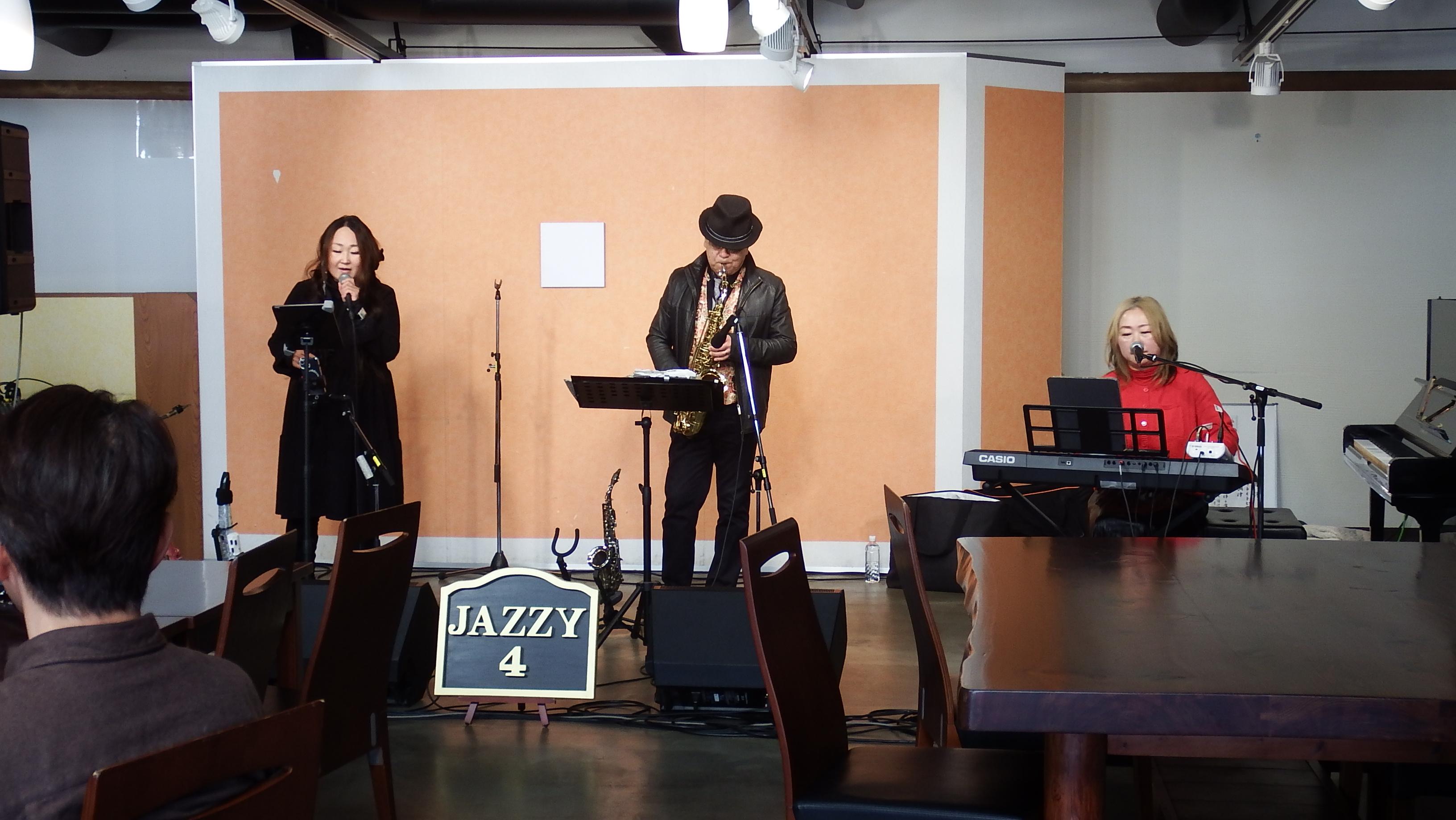 ジャジーフォー写真1