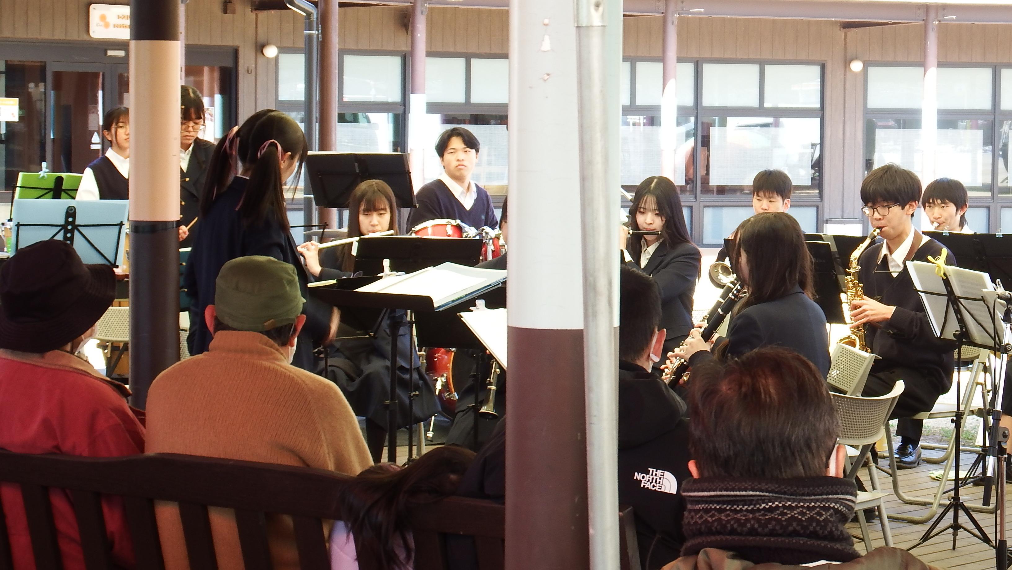 緑岡高等学校吹奏楽部写真4