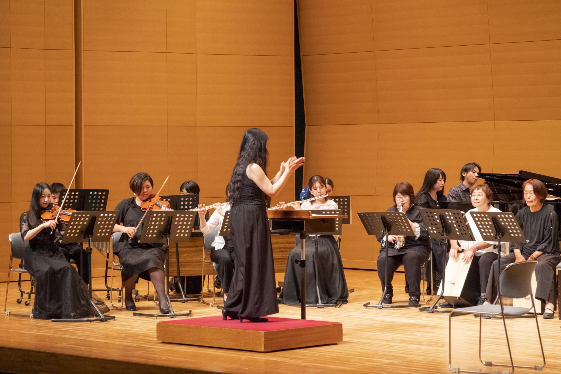 情熱大陸を演奏する様子